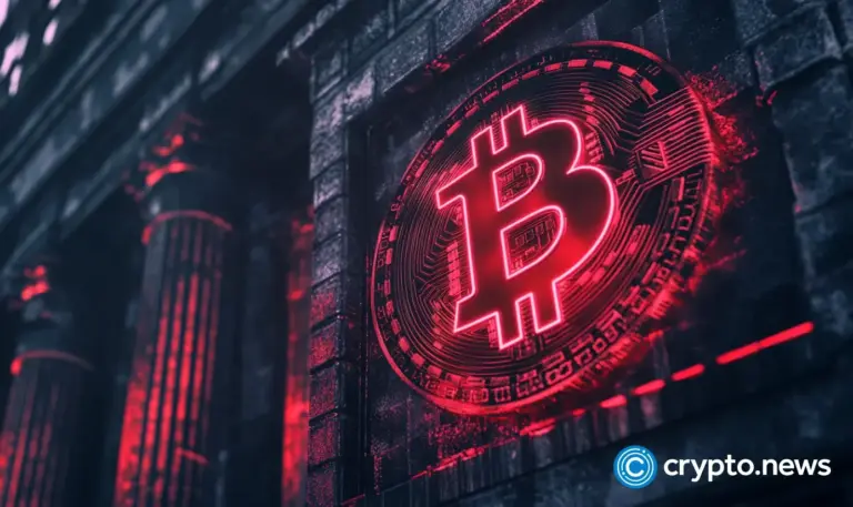 Bitcoin falls 50%, but BlackRock keeps long term view